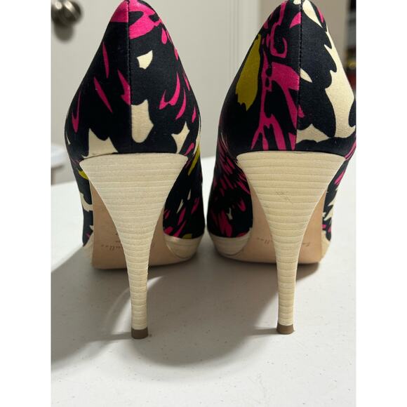 Bettye Muller Made In Italy Floral 4.5" Peep Toe Heels Size 39 - Picture 6 of 8